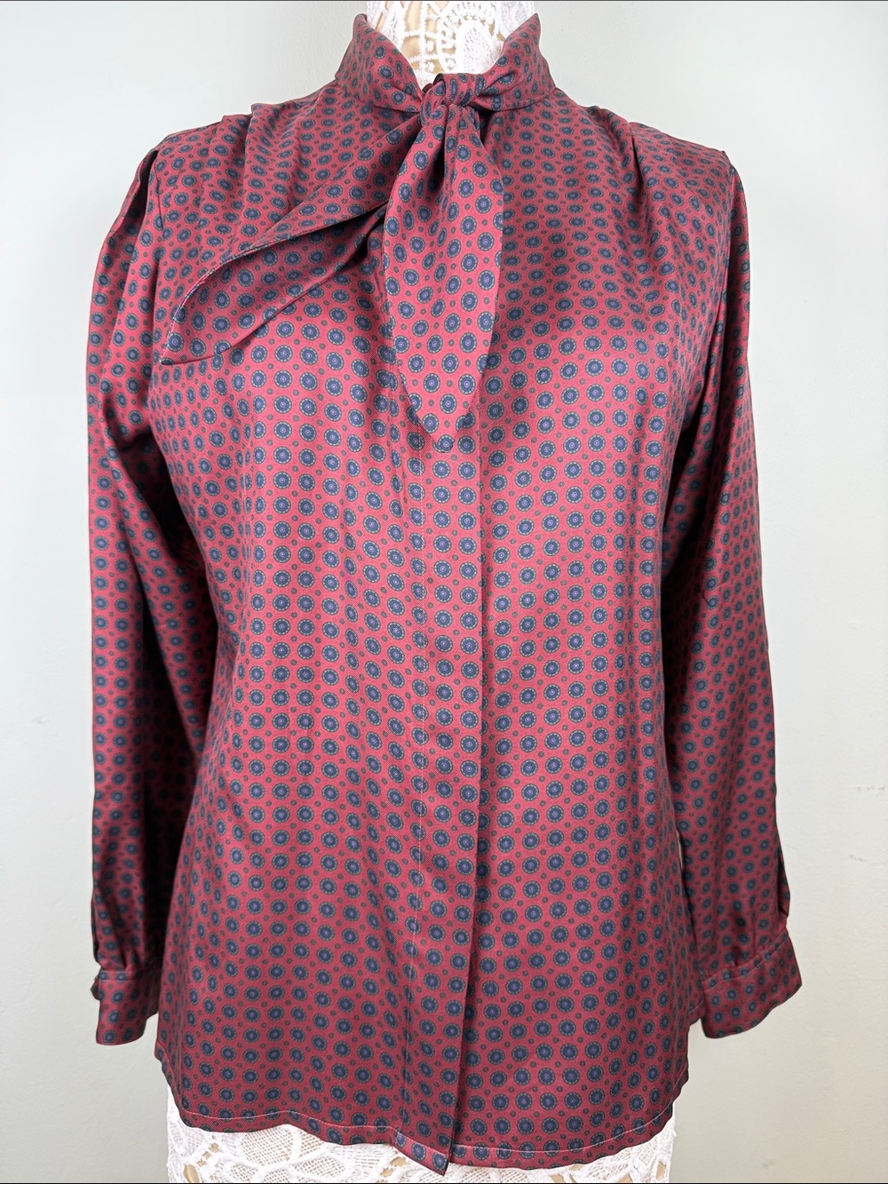 ✨VTG Kenneth Gordon Nanchung 100% Silk Medallion Print Blouse Red Blue 6